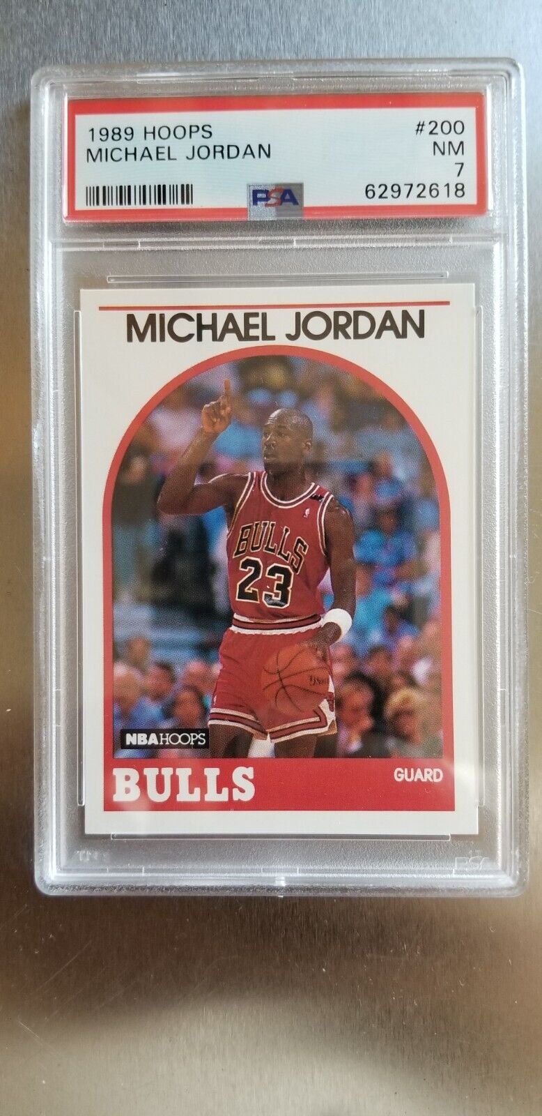 1989 MICHAEL JORDAN NBA HOOPS BASKETBALL CARD #200 PSA 7