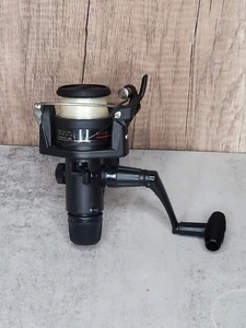 Shimano R2000 Spinner Reel 4.1:1 Gear Ratio - Picture 1 of 7