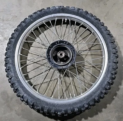 Buje y neumático de llanta delantera OEM 86-02 Honda XR200 Foto 1 de 3