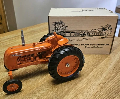 Trator ERTL Cockshutt CO-OP E5 1/16 #4121PA 1988 Museu de Brinquedos Agrícolas Novo Na Caixa - Imagem 1 de 4