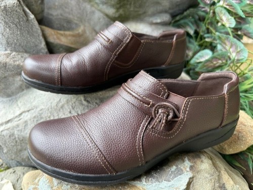 Mocassini comodi Clarks Cora Poppy donna 8 5 m slip on pelle marrone scuro.