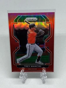 Béisbol Panini Prizm 2022 Trey Mancini #107 Red Prizm Parallel Orioles - Imagen 1 de 2
