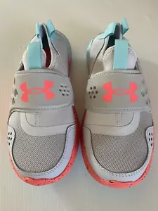 Scarpe da corsa Under Armour Girls Pre-School UA runplay fade grigie 3025395-100 5 anni - Foto 1 di 7