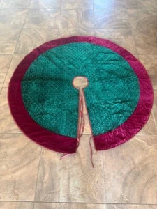 New Classic Velvet Green Red Trim Gold Lattice Christmas Quilted Tree Skirt 48" - Picture 1 of 3