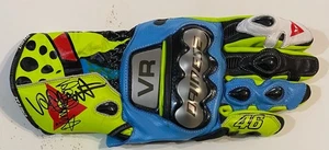 VALENTINO ROSSI SIGNED GLOVE - Picture 1 of 2