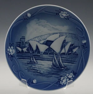 2000 BING AND GRONDAHL JORDEN RUNDT LUOGHI D'INCANTO SYDNEY PIATTO #4 RARO - Foto 1 di 3