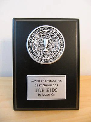NUEVA Placa de Premio Hallmark “Fatherhood” Mejores Hombros para Niños Foto 1 de 4