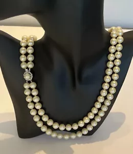 Vintage Trifari Double Strand Knotted Fashion Pearl Necklace Embellished Clasp - Picture 1 of 7