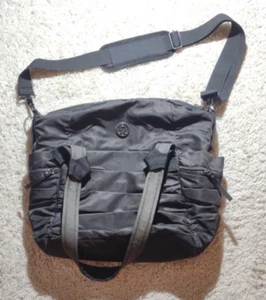 Lululemon Womens Black Athletica Tote Gym Bag Yoga Duffle Tote Hand Strap *READ - Picture 1 of 18