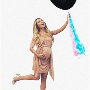 Surprise Spectacle: XL Gender Reveal Balloon Pop Kit - Vibrant Blue & Pink Confe - Picture 1 of 7