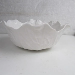 White Ceramic Lettuce Leaf Bowl Textured 10 Inch Vegetable Serving Dish Vintage - Picture 1 of 3