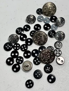 Vintage Polizei Uniform Metall & Kunststoff Knöpfe großes Konvolut - Bild 1 von 3
