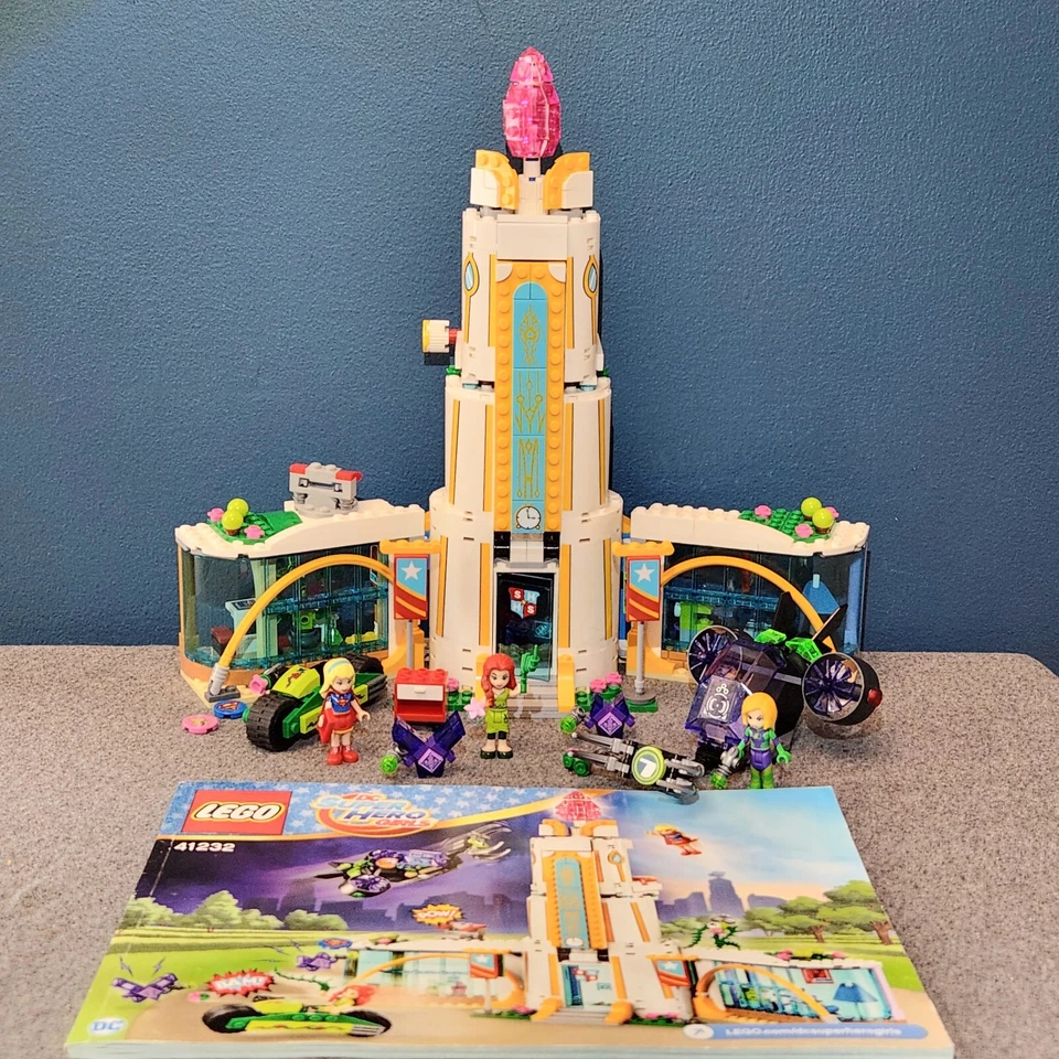 LEGO DC: Super Hero High School (set 41232) 100% Complete w/ Manual, No Box - Image 1 of 4