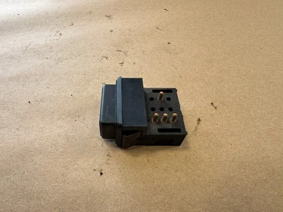 Interruptor ventana trasera térmica Jaguar XJ6 Series 3 XJ12 XJS Foto 1 de 4