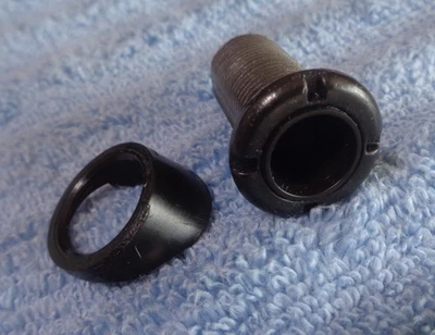 Genuino GM 77-92 Modelos NEGRO Radio Alimentación Antena Bisel Base Montaje Tuerca Foto 1 de 4