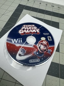 Super Mario Galaxy (Nintendo Wii, 2007) Disc Only - A Few Light Scratches - Picture 1 of 4