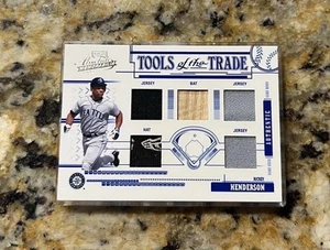 Rickey Henderson Jersey Tag Tools Of The Trade Logo Patch Jumbo Cappello Mazza/50 WOW - Foto 1 di 6