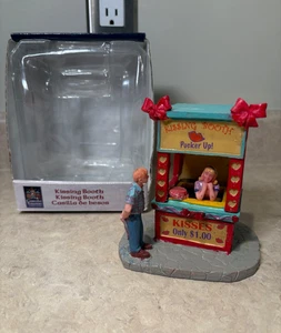 Lemax Christmas Village Carnival Kiosk Kissing Booth Accessories #83692 - Picture 1 of 1