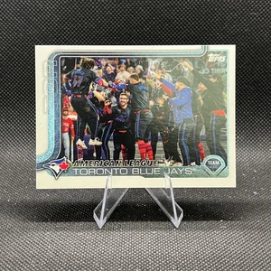 2025 Topps Series 2 - #570 Toronto Blue Jays Team Card - Picture 1 of 2