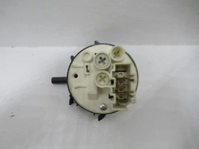 Regulador de nivel de tanque de presión CANDY Hoover Nr 7650093, 41026305, 128/103-385 Foto 1 de 3