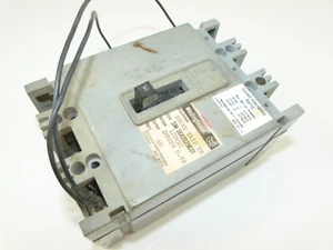 Interruptor Circuito Westinghouse HFB3060 3p 60a 600v con derivación de 120v usado guerra de 1 año - Imagen 1 de 1