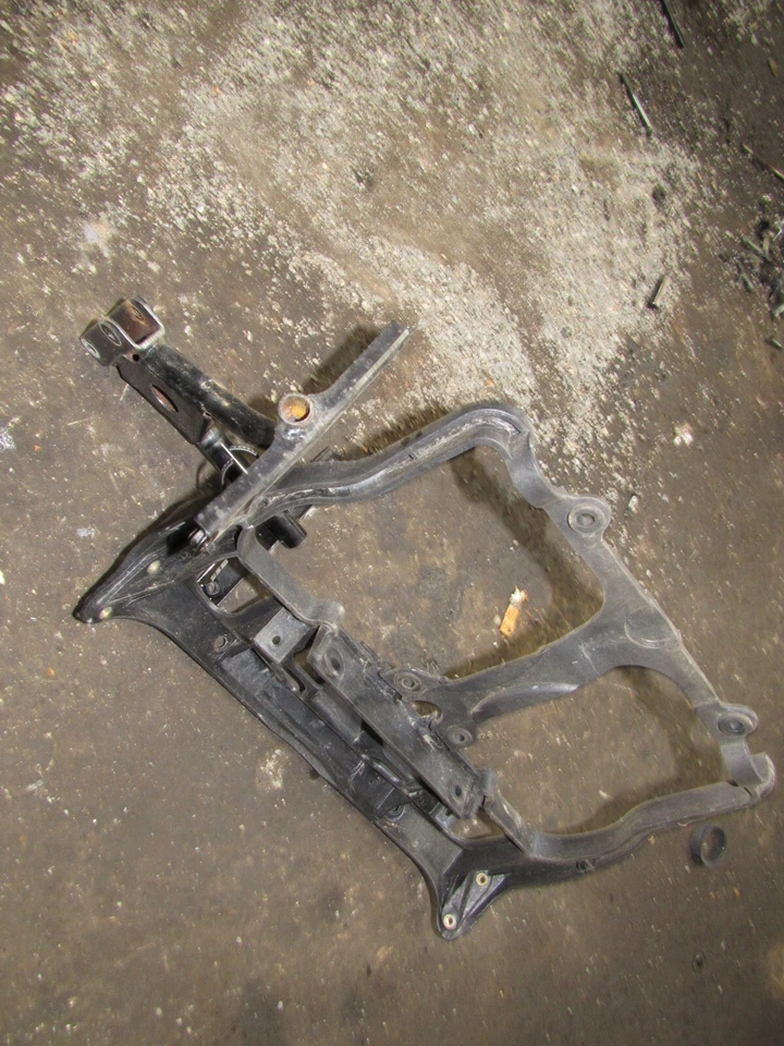 Suzuki GSX750 2001 katana carenado superior estancias Foto 1 de 1