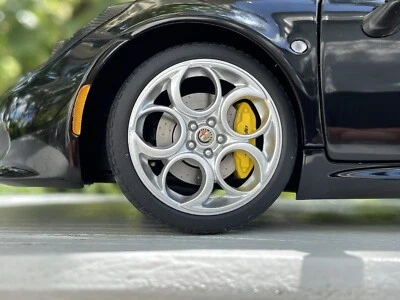 1:18 AUTOart Alfa Romeo 4C Nero black negro by RACEFACE-MODELCARS