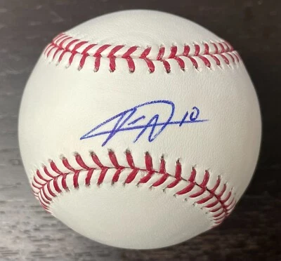 YULI GURRIEL ASTROS SIGNED AUTOGRAPHED OML BASEBALL BALL BECKETT BAS #C00291 - Image 1 of 2