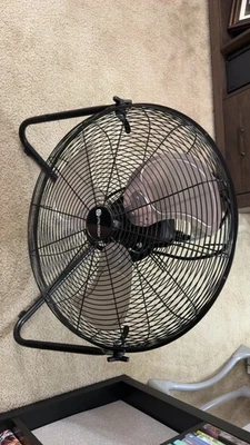 Utilitech 20-in 120 Volt 3 Speed High Velocity Indoor Black Floor Fan SFC1-500B - Image 1 of 4