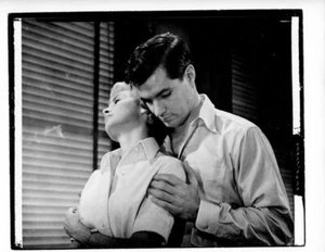 Vintage 1960 PSYCHO - 8x10 Alfred Hitchcock Horror Photo - Picture 1 of 2
