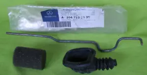 Mercedes Benz Front Left Door Lock Actuator Rod A2047232139 - Picture 1 of 8