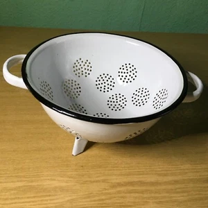 Abtropfsieb weißer Emaille Sieb mit 3 Füße Durchmesser 22 cm hoch 12 cm - Bild 1 von 6