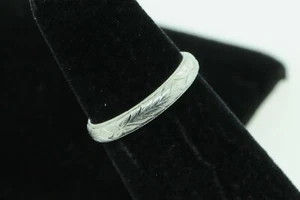 Art Deco Style (ca. 1947) Platinum Hand Engraved Japanese 3mm Band (Size 4 1/2) - Picture 1 of 7