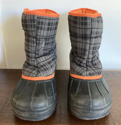 Old Navy Niños Botas de Nieve Talla 11 Naranja Negro Cuadros Foto 1 de 3