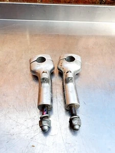 01 - 09 KAWASAKI BN125 ELIMINATOR OEM HANDLEBAR RISERS - Picture 1 of 8