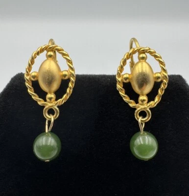 Матовые золотистые овальные серьги-подвески с веревкой из жадеита - Изображение 1 из 4