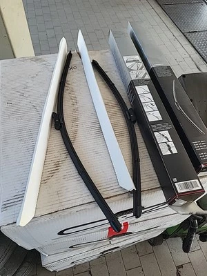 COPPIA SPAZZOLE TERGICRISTALLO ANTERIORE ORIGINALE AUDI A5 S5 RS5 8F 8F1998002A - Imagen 1 de 4