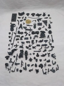 Lote de (50+) brocas y piezas de fantasía de Warhammer 40k - Imagen 1 de 7