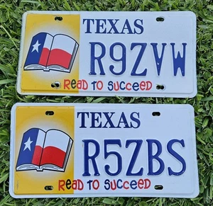 Vanity Texas Flag License Plate Tag Sign Pair Vtg Read Succeed Book Pair R9ZVW - Picture 1 of 3