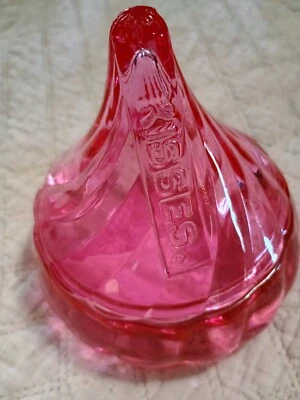 Prato de doces vintage Hershey’s Kisses vidro coberto rosa sem lascas ou rachaduras - Imagem 1 de 4