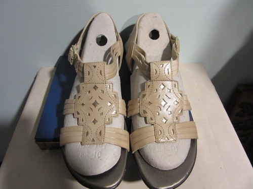 Sandali donna Clarks beige con cinturino in pelle 60527 taglia 10