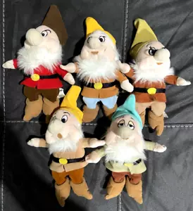 The Disney Store The Seven Dwarfs Plush Toys Vintage 5 of The Set of 7 Excellent - Picture 1 of 2