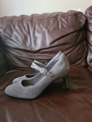 Clarks Women's Dancer Reece Pump Grey Suede/Leather Combi Size UK 5.5 D - Image 1 of 4