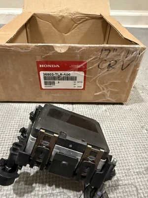 2019-2021 HONDA CRV OEM FRONT RADAR DISTANCESENSOR USED 36801- TLA- A06 - Image 1 of 4