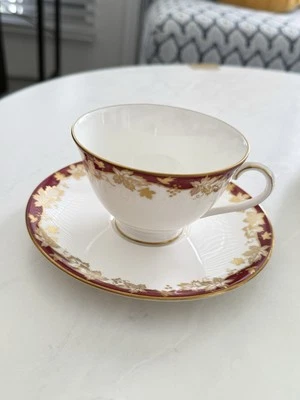 Juego de porcelana (tapa y platillo) Foto 1 de 2