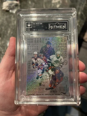 Case Hitmen Original  1/1 Gretzky - Snow Day  refractor  - Image 1 of 2