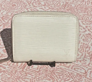 Authentische Louis Vuitton WHT Epi Reißverschluss Geldbörse Etui Geldbörse (Geldbörse separat erhältlich) - Bild 1 von 9