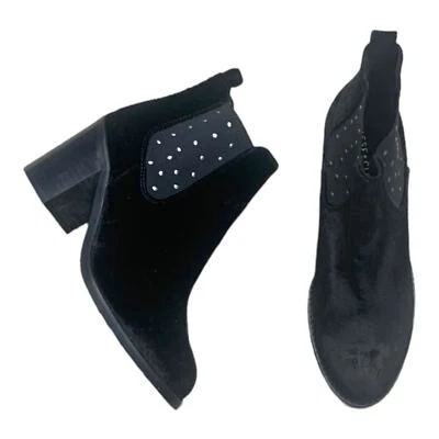 Bota Anthropologie Musse & Cloud negra de terciopelo aplastado para hombre con tachuelas 9 Foto 1 de 4