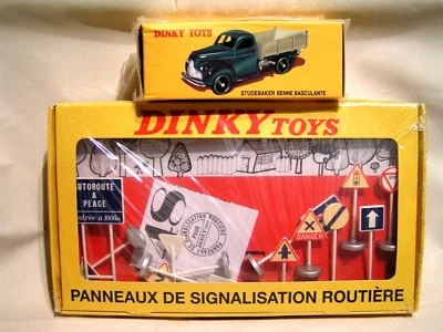 DINKY TOYS/NOREV 1/43  -  LOT 10  =  STUDEBAKER  +  1 JEU DE PANNEAUX ROUTIERS - Photo 1/3