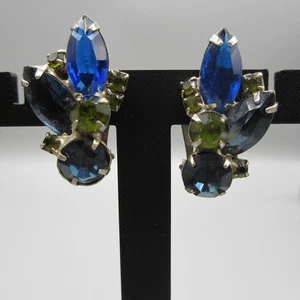 Vintage Rhinestone Cluster Clip On Earrings Silver Tone Costume Jewelry - Picture 1 of 6